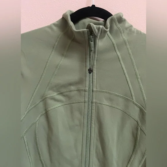 Lululemon Define- size 12 - Picture 2 of 5